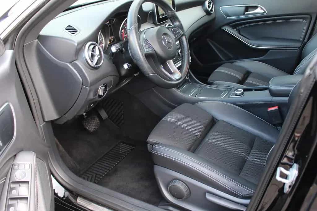 Mercedes-Benz CLA 180 Shooting Brake AMG line+Navi+LED+T-Leder 12/2016-photo-10
