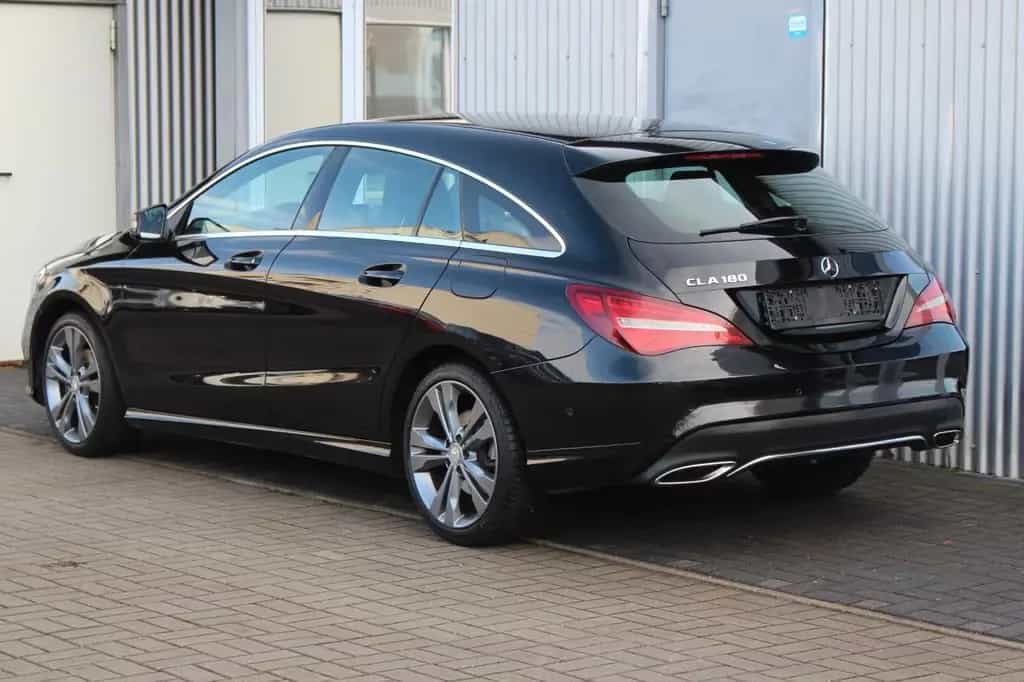 Mercedes-Benz CLA 180 Shooting Brake AMG line+Navi+LED+T-Leder 12/2016-photo-2