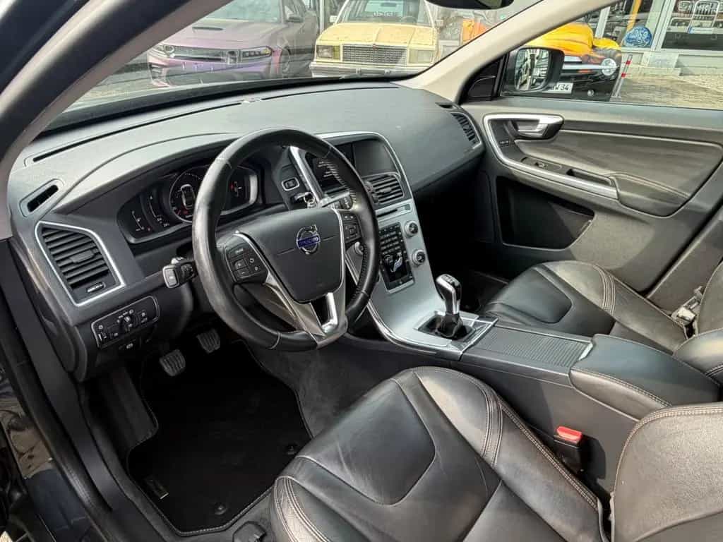 Volvo XC60 D3 Dynamic/Leder/Navi/Xenon/6-Gang 02/2018-photo-12