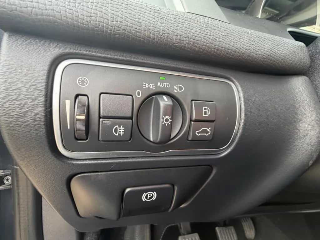 Volvo XC60 D3 Dynamic/Leder/Navi/Xenon/6-Gang 02/2018-photo-14