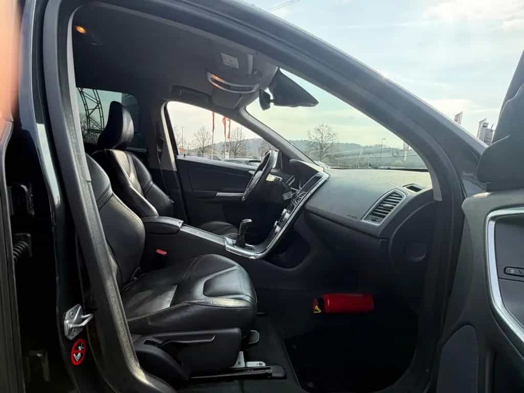 Volvo XC60 D3 Dynamic/Leder/Navi/Xenon/6-Gang 02/2018-photo-15