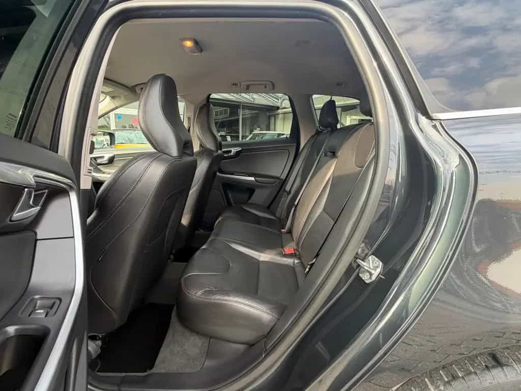 Volvo XC60 D3 Dynamic/Leder/Navi/Xenon/6-Gang 02/2018-photo-17