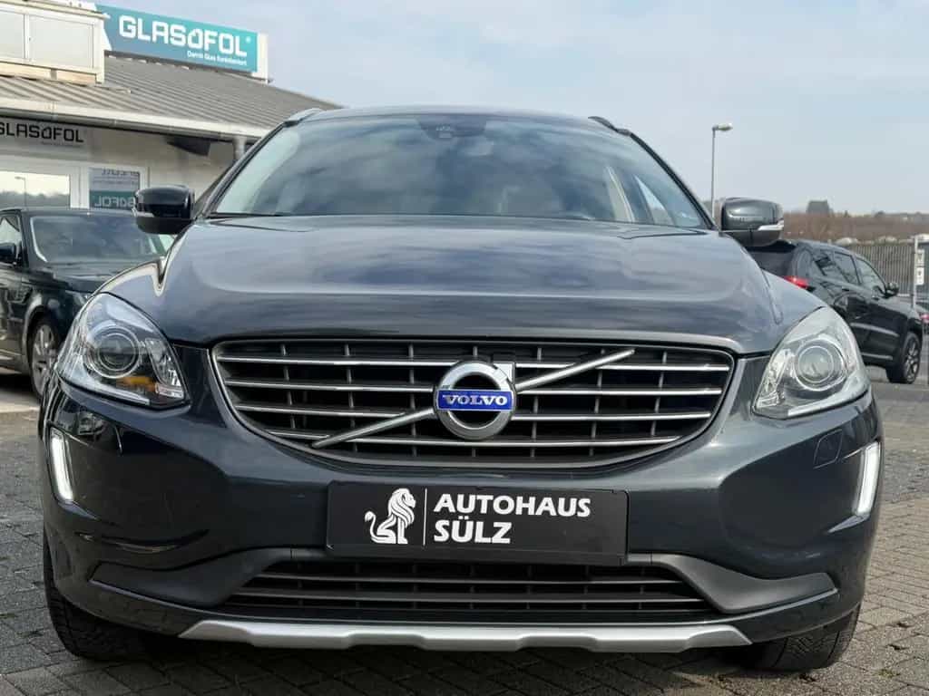 Volvo XC60 D3 Dynamic/Leder/Navi/Xenon/6-Gang 02/2018-photo-2