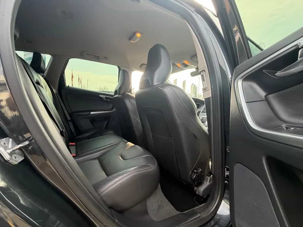 Volvo XC60 D3 Dynamic/Leder/Navi/Xenon/6-Gang 02/2018-photo-21