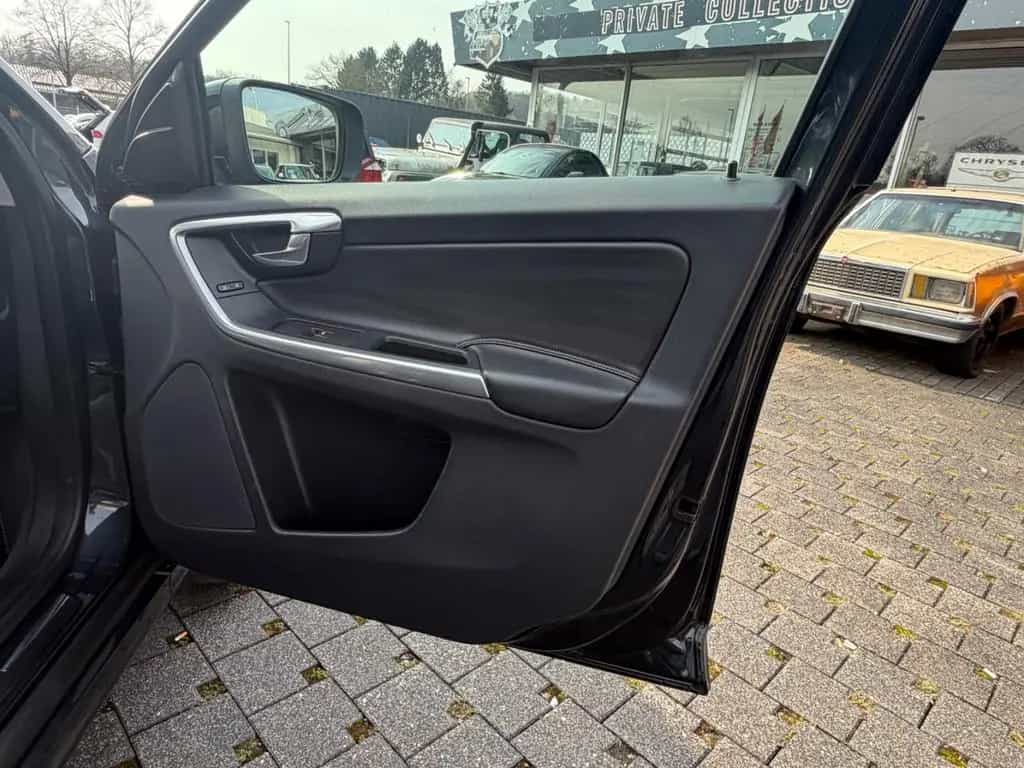 Volvo XC60 D3 Dynamic/Leder/Navi/Xenon/6-Gang 02/2018-photo-22