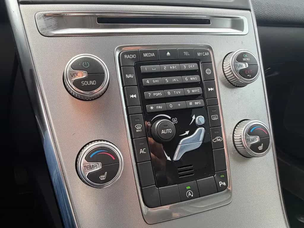 Volvo XC60 D3 Dynamic/Leder/Navi/Xenon/6-Gang 02/2018-photo-25