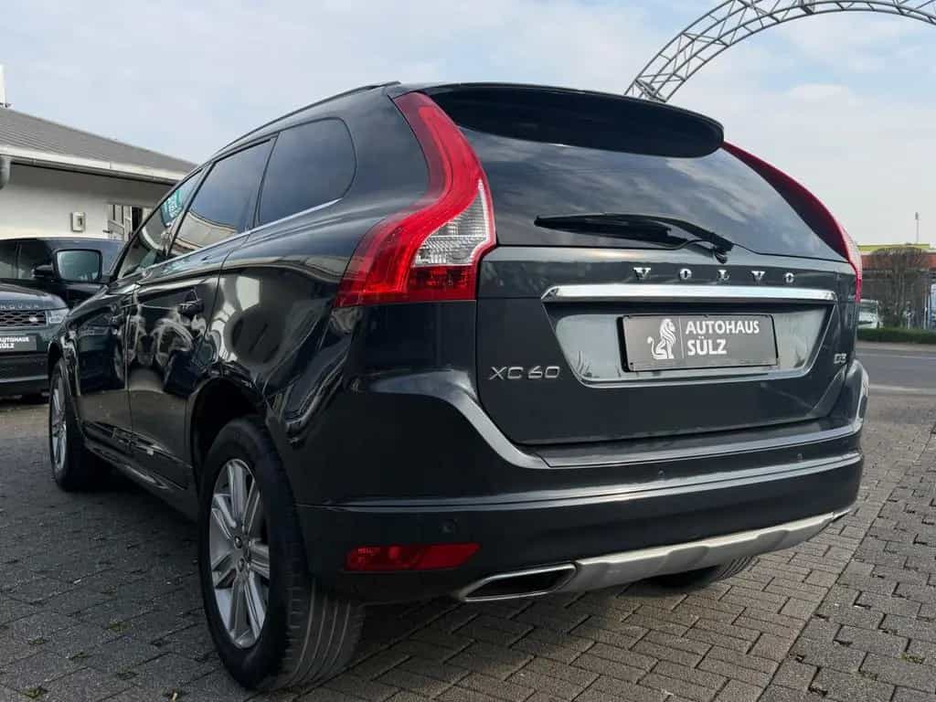 Volvo XC60 D3 Dynamic/Leder/Navi/Xenon/6-Gang 02/2018-photo-5