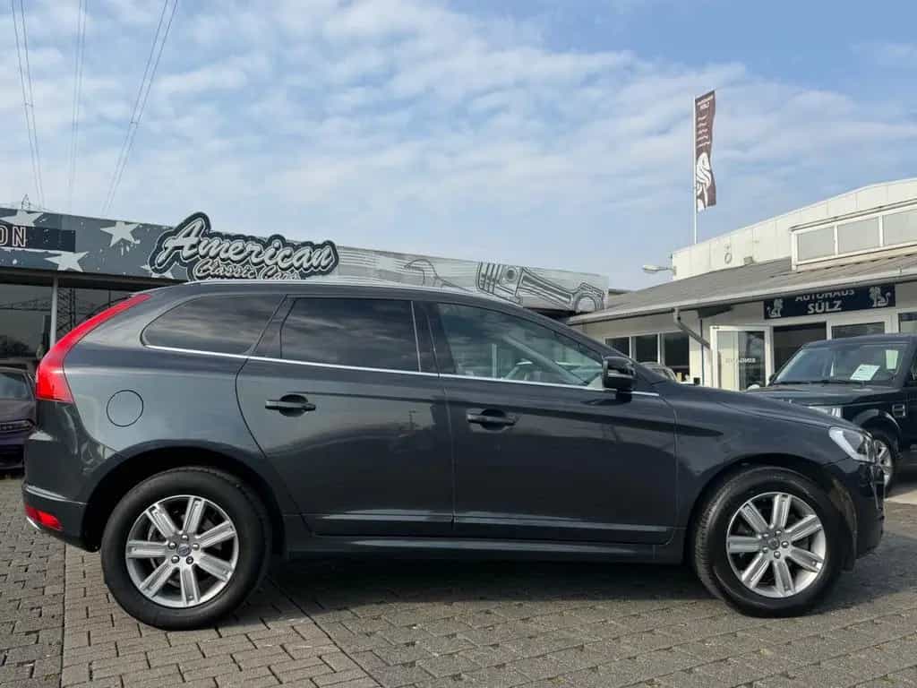 Volvo XC60 D3 Dynamic/Leder/Navi/Xenon/6-Gang 02/2018-photo-7