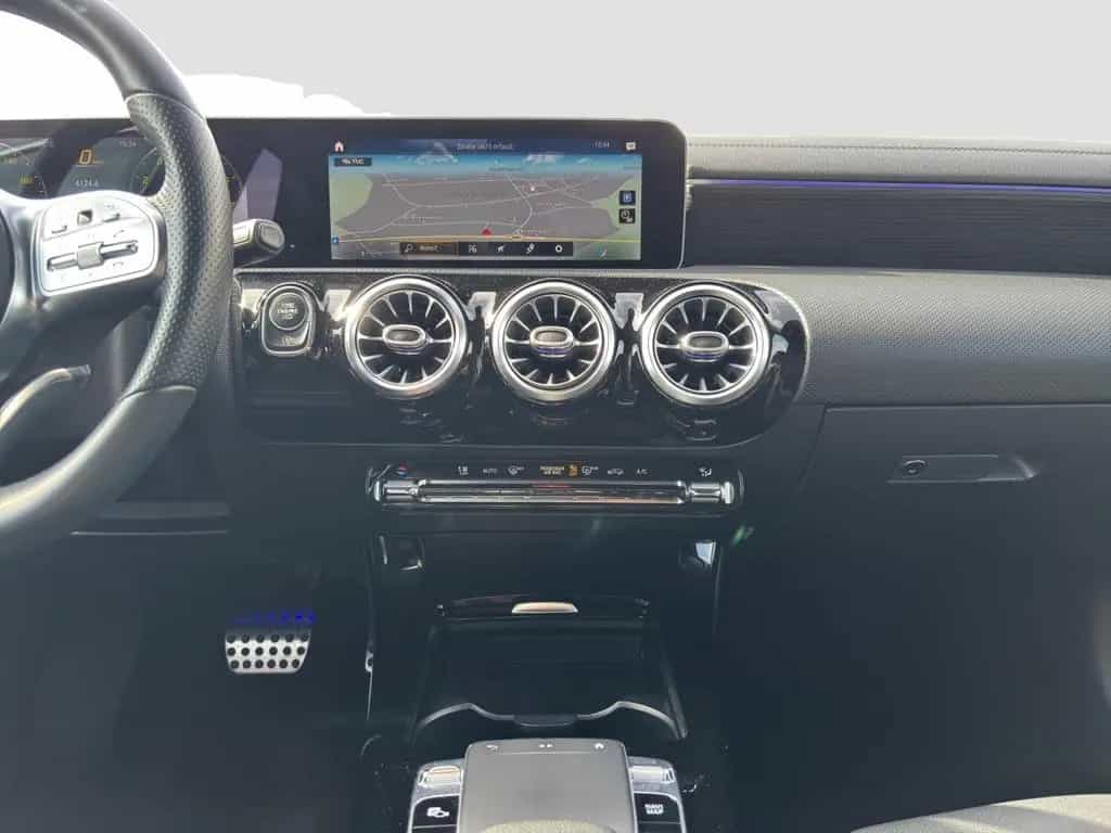 Mercedes-Benz A-Class 200 *AMG-Line*AHK*Multibeam*Burmester*Keyless* 09/2018-photo-12