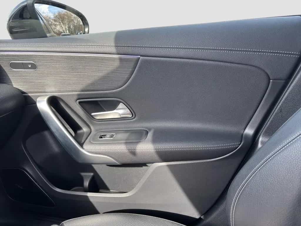 Mercedes-Benz A-Class 200 *AMG-Line*AHK*Multibeam*Burmester*Keyless* 09/2018-photo-13