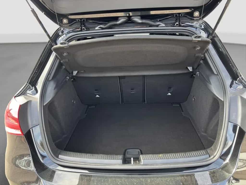 Mercedes-Benz A-Class 200 *AMG-Line*AHK*Multibeam*Burmester*Keyless* 09/2018-photo-17