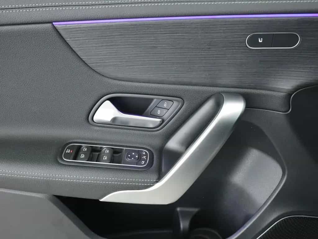 Mercedes-Benz A-Class 200 *AMG-Line*AHK*Multibeam*Burmester*Keyless* 09/2018-photo-19