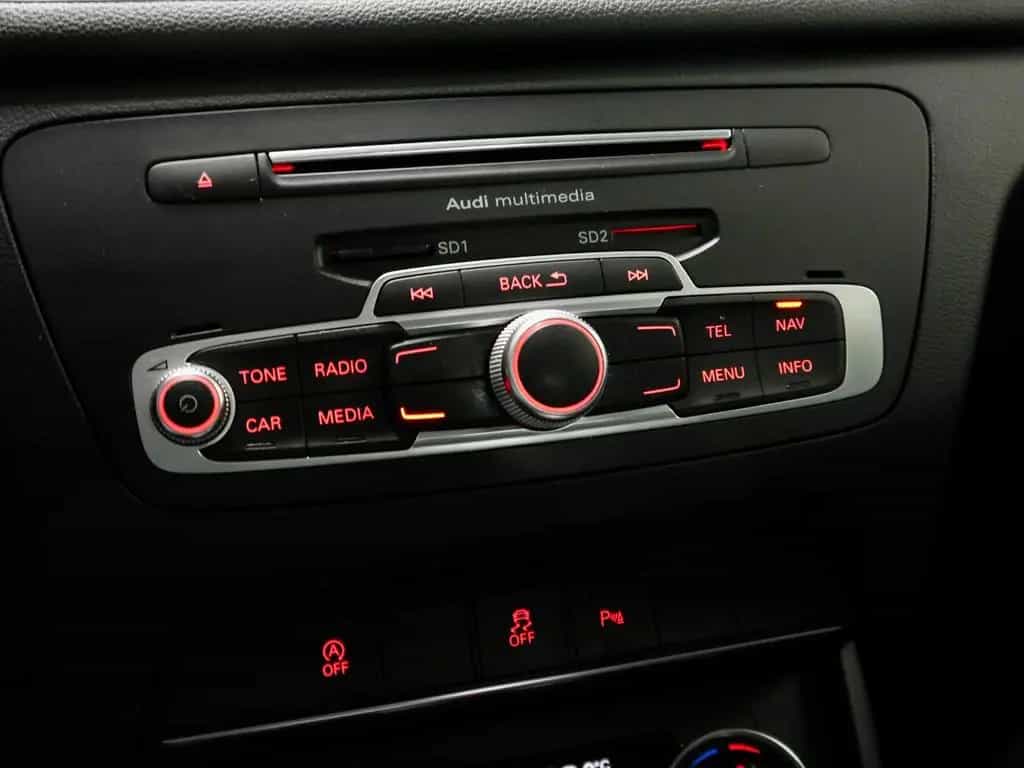 Audi Q3 Sport*Navi*PDC*AHK 07/2016-photo-13
