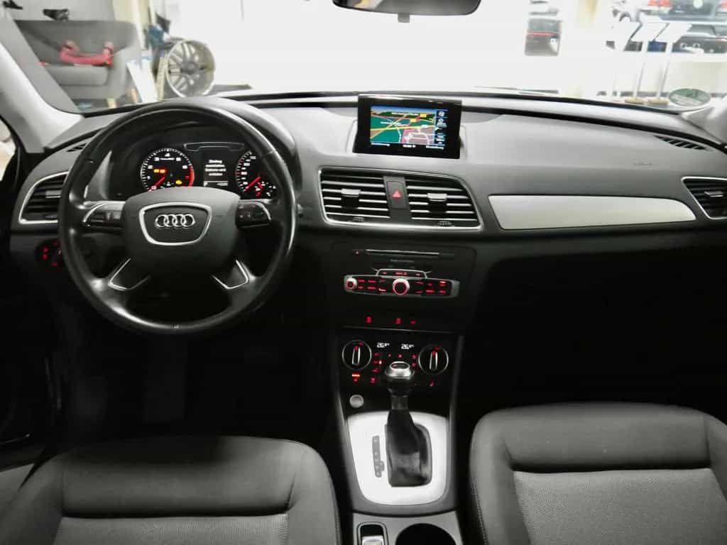 Audi Q3 Sport*Navi*PDC*AHK 07/2016-photo-16