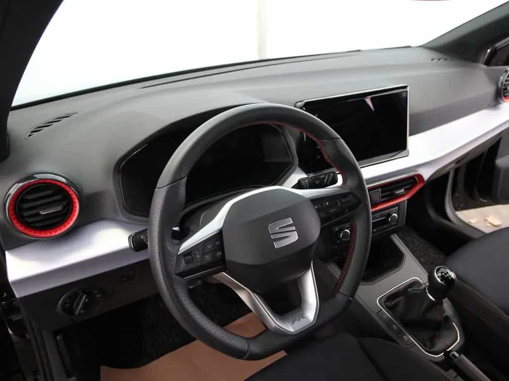 Seat Ibiza TSI OPF FR Sport NAVI+LED+WINTER-PAKET+ALU 05/2025-photo-8