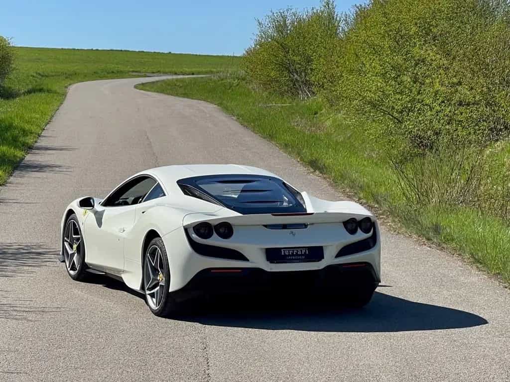 Ferrari F8 Tributo*1.HAND*LIFT*RACINGSITZE*NW-Garantie* 04/2022-photo-10
