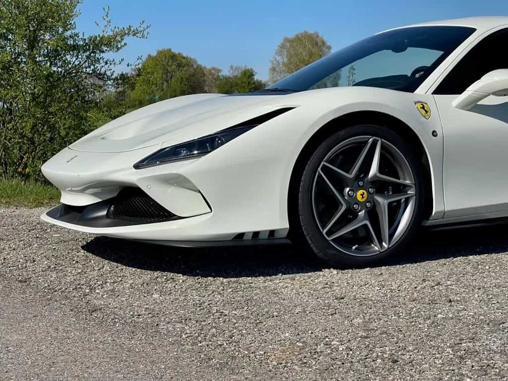 Ferrari F8 Tributo*1.HAND*LIFT*RACINGSITZE*NW-Garantie* 04/2022-photo-18