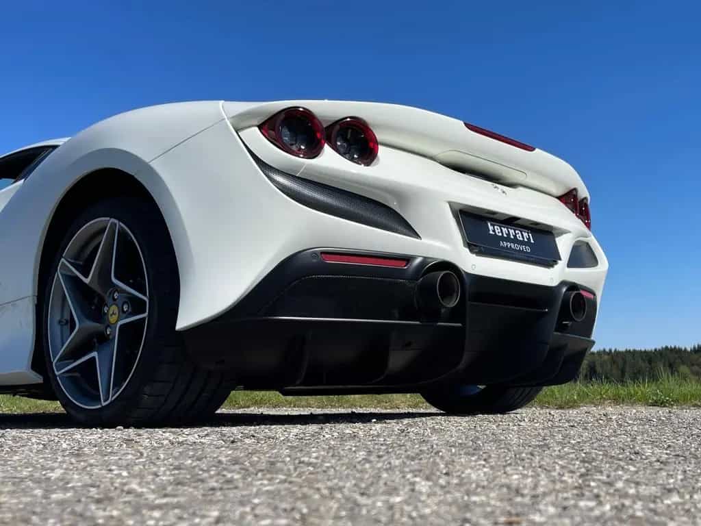 Ferrari F8 Tributo*1.HAND*LIFT*RACINGSITZE*NW-Garantie* 04/2022-photo-19