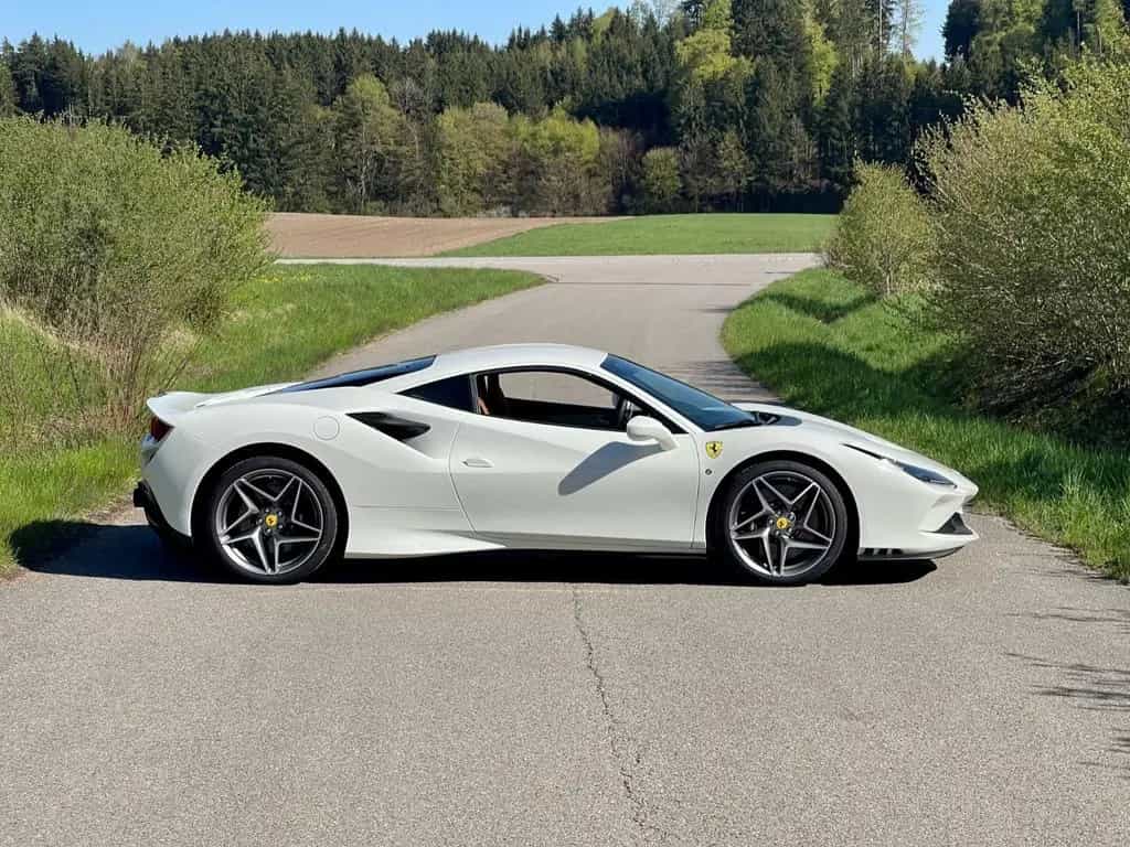 Ferrari F8 Tributo*1.HAND*LIFT*RACINGSITZE*NW-Garantie* 04/2022-photo-2