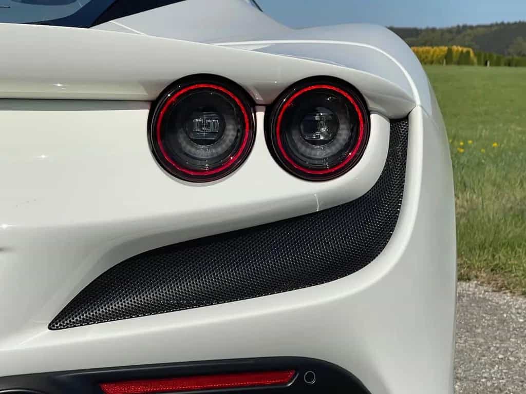 Ferrari F8 Tributo*1.HAND*LIFT*RACINGSITZE*NW-Garantie* 04/2022-photo-23