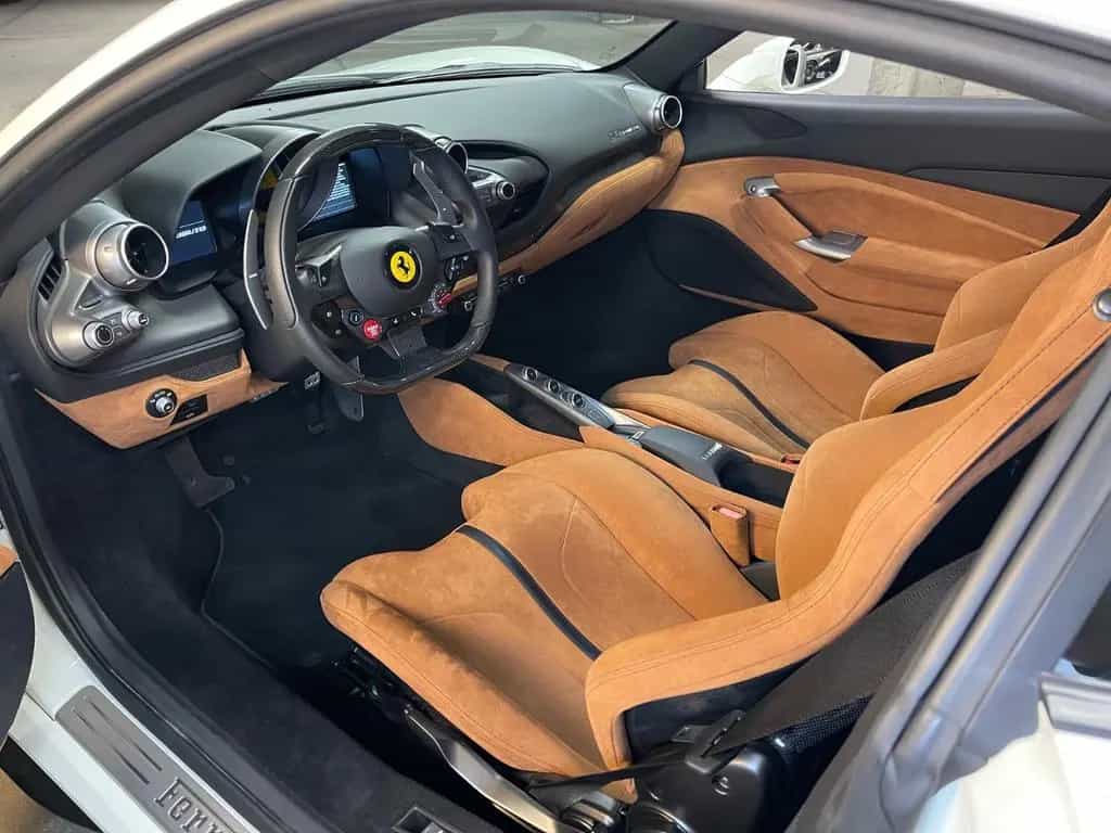 Ferrari F8 Tributo*1.HAND*LIFT*RACINGSITZE*NW-Garantie* 04/2022-photo-24