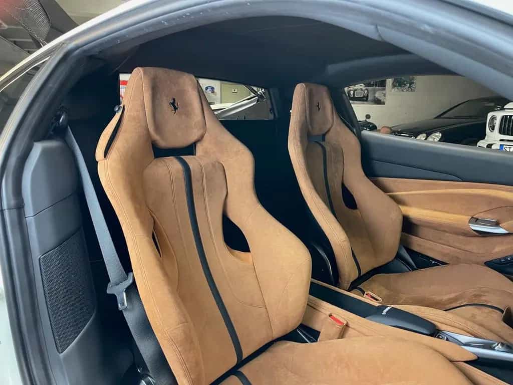 Ferrari F8 Tributo*1.HAND*LIFT*RACINGSITZE*NW-Garantie* 04/2022-photo-28