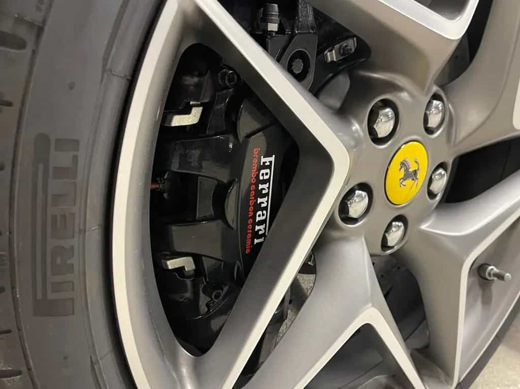 Ferrari F8 Tributo*1.HAND*LIFT*RACINGSITZE*NW-Garantie* 04/2022-photo-42