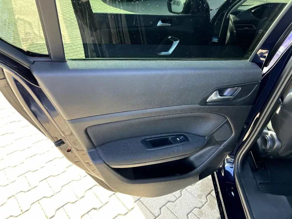 Peugeot 308 1.2 e-THP PureTech 130 Active *Navi Sitzh.* 04/2019-photo-9
