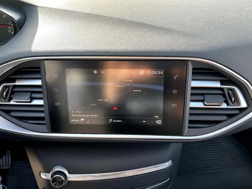 Peugeot 308 1.2 e-THP PureTech 130 Active *Navi Sitzh.* 04/2019-photo-21