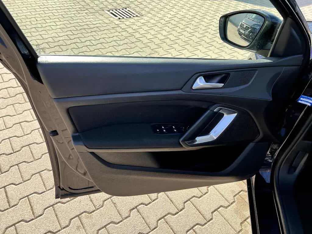 Peugeot 308 1.2 e-THP PureTech 130 Active *Navi Sitzh.* 04/2019-photo-8