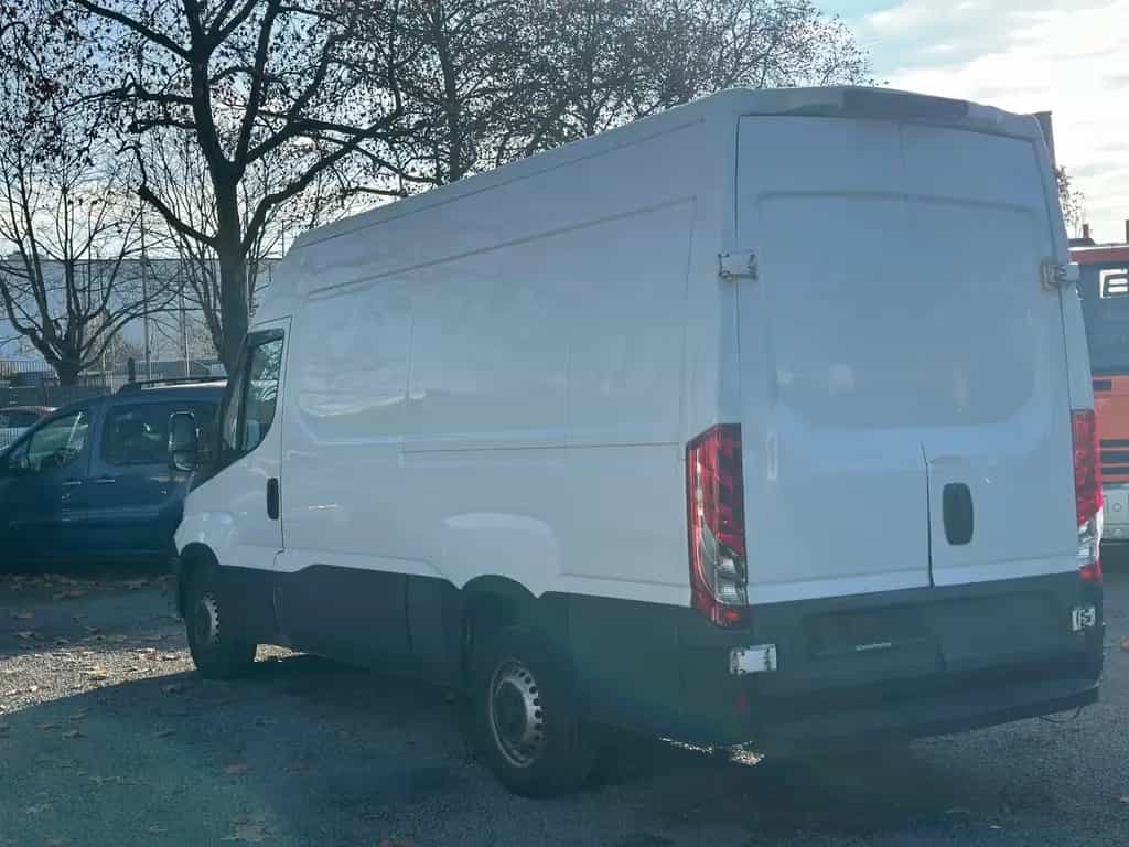 Iveco ANDERE Daily Kasten 3,0 MOTOR 12/2019-photo-3