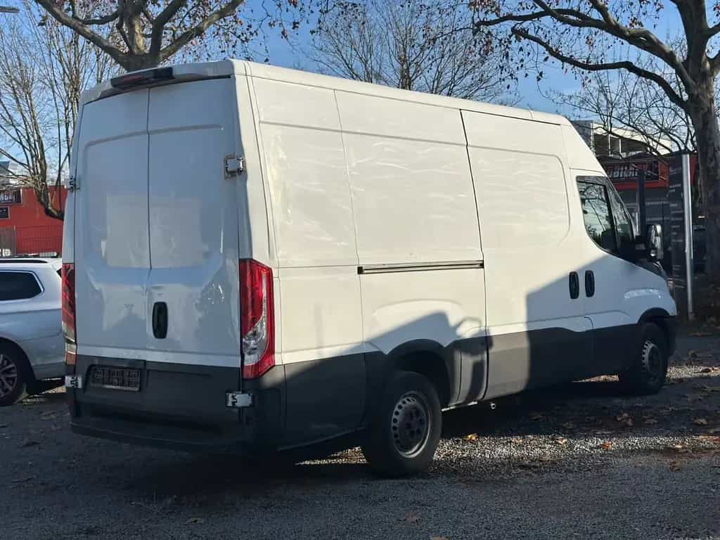 Iveco ANDERE Daily Kasten 3,0 MOTOR 12/2019-photo-4