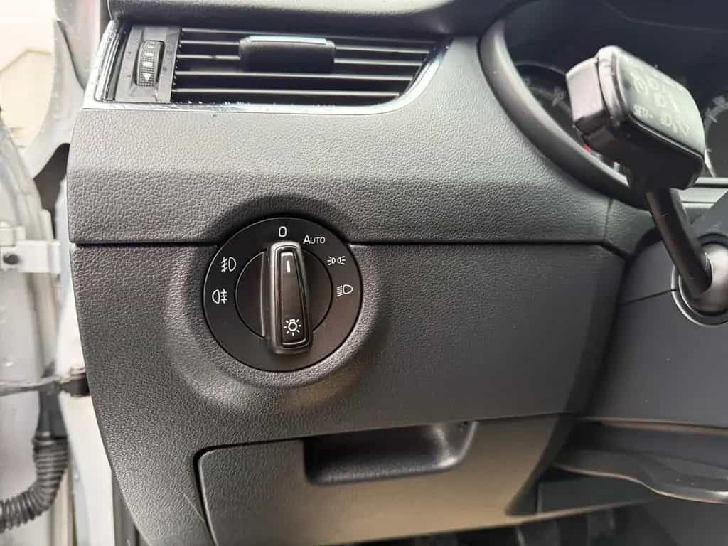 Skoda Octavia Combi 1.5 TSI AHK,Navi,LED,Sitzheizung 02/2019-photo-18