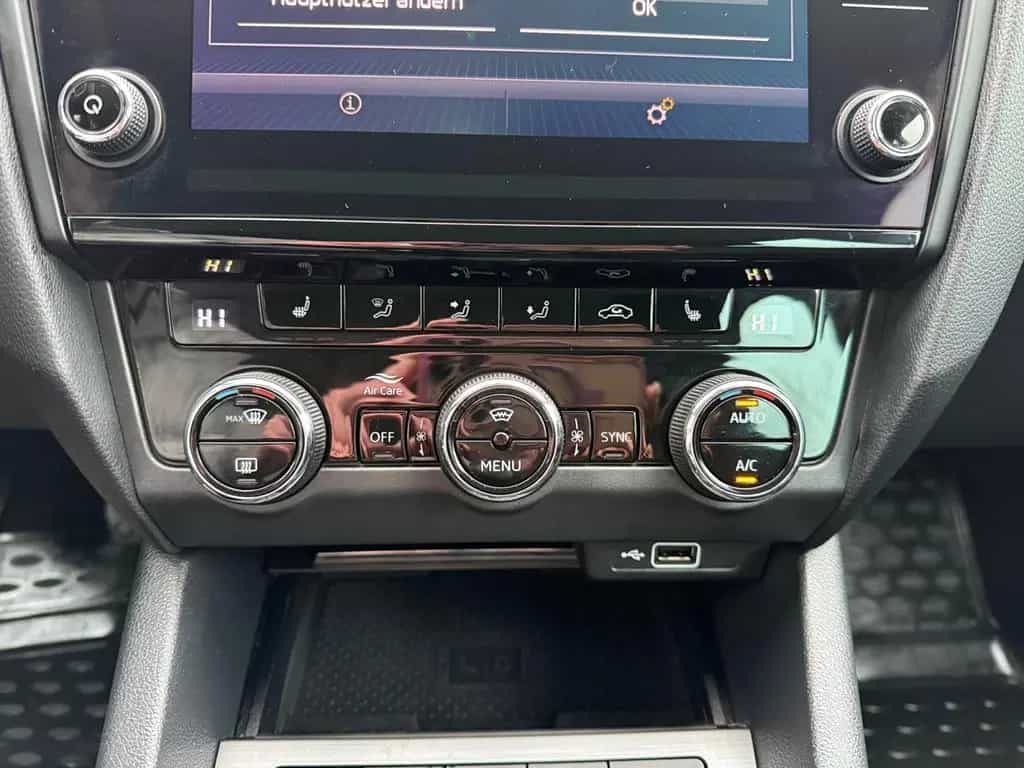 Skoda Octavia Combi 1.5 TSI AHK,Navi,LED,Sitzheizung 02/2019-photo-25