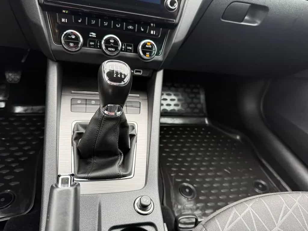Skoda Octavia Combi 1.5 TSI AHK,Navi,LED,Sitzheizung 02/2019-photo-8