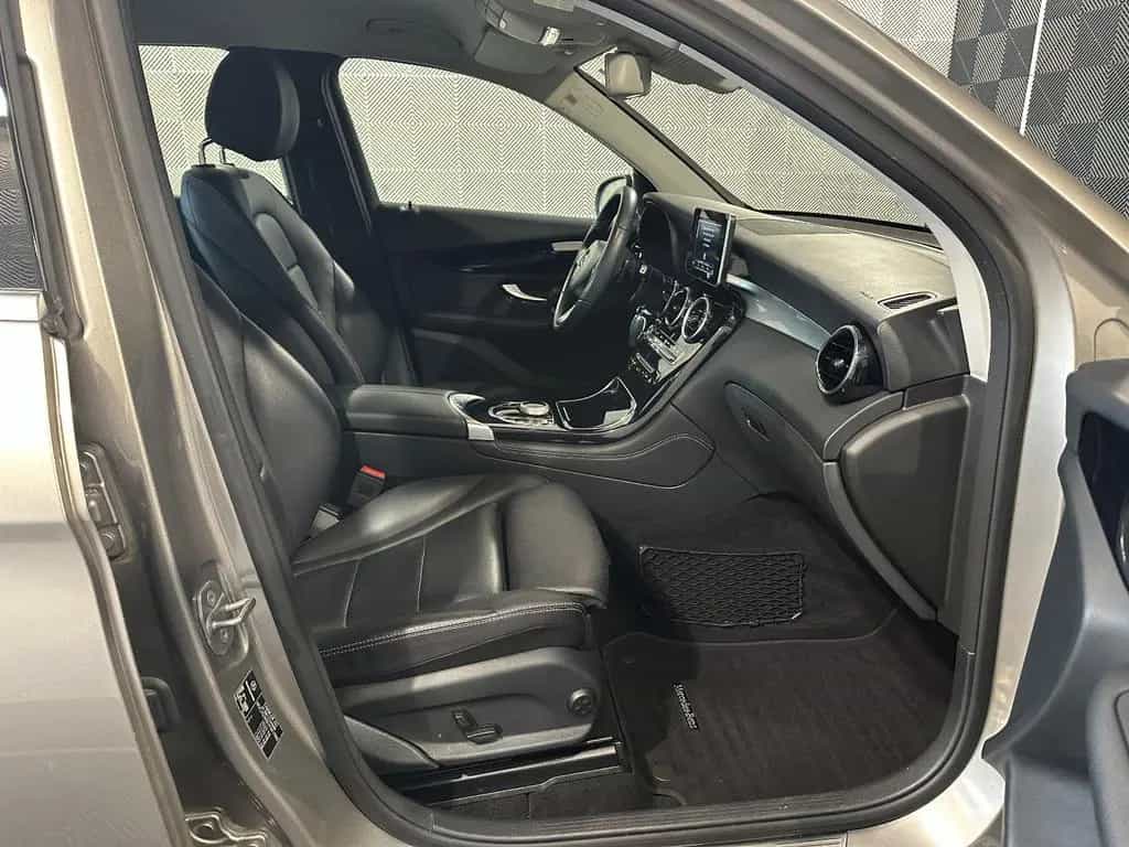 Mercedes-Benz GLC 220 d 4Ma.*EXCLUSIVE*LED-TEMPO-SHZ-LEDER-PDC 04/2019-photo-14