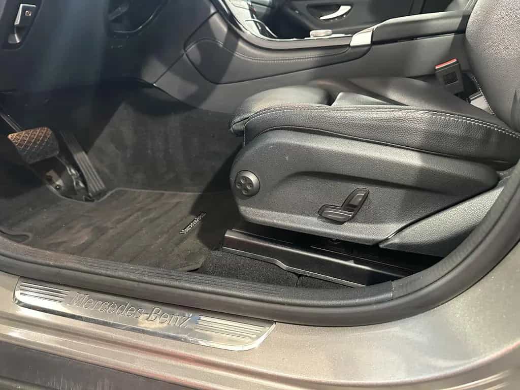 Mercedes-Benz GLC 220 d 4Ma.*EXCLUSIVE*LED-TEMPO-SHZ-LEDER-PDC 04/2019-photo-20