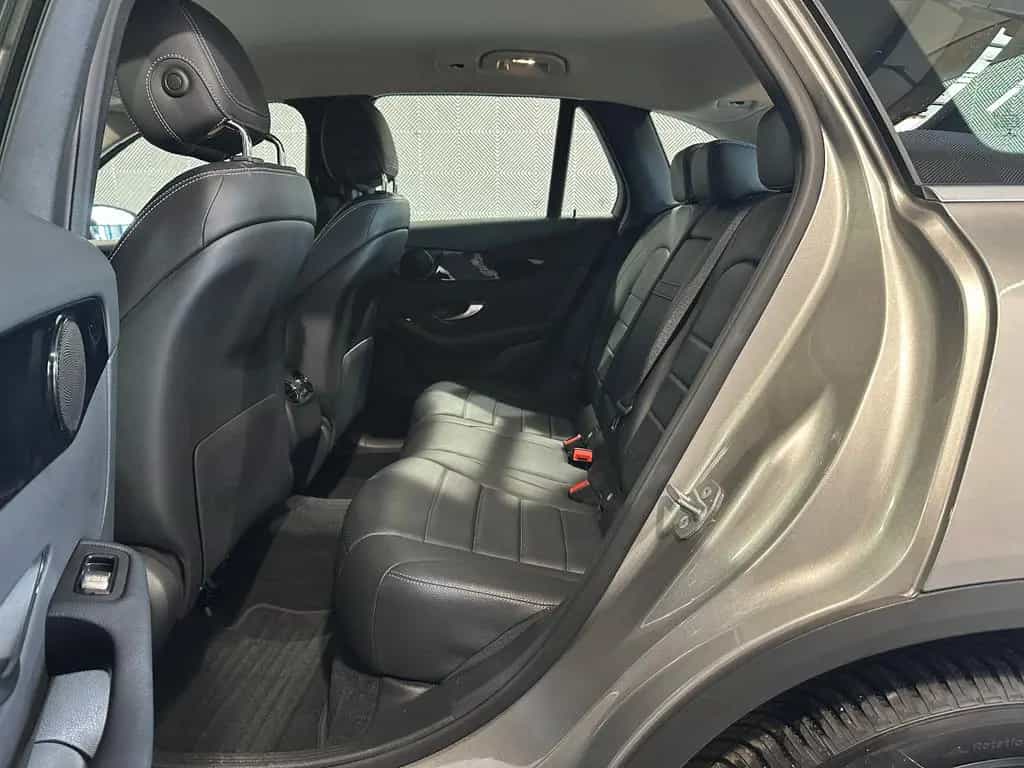 Mercedes-Benz GLC 220 d 4Ma.*EXCLUSIVE*LED-TEMPO-SHZ-LEDER-PDC 04/2019-photo-23