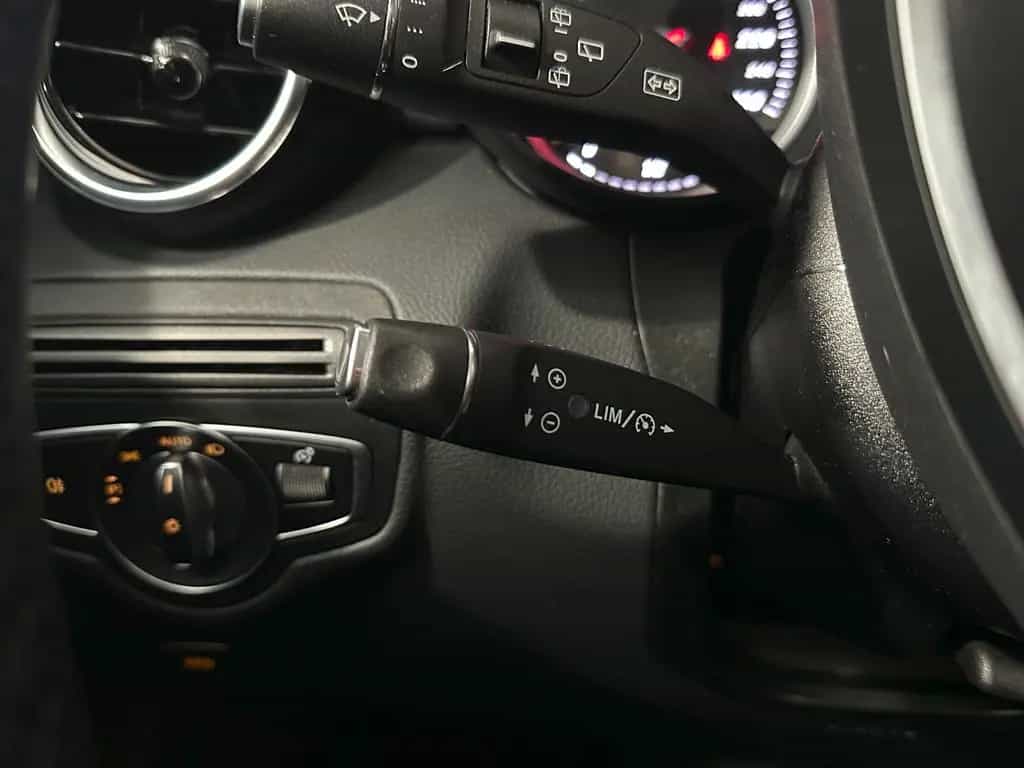 Mercedes-Benz GLC 220 d 4Ma.*EXCLUSIVE*LED-TEMPO-SHZ-LEDER-PDC 04/2019-photo-29