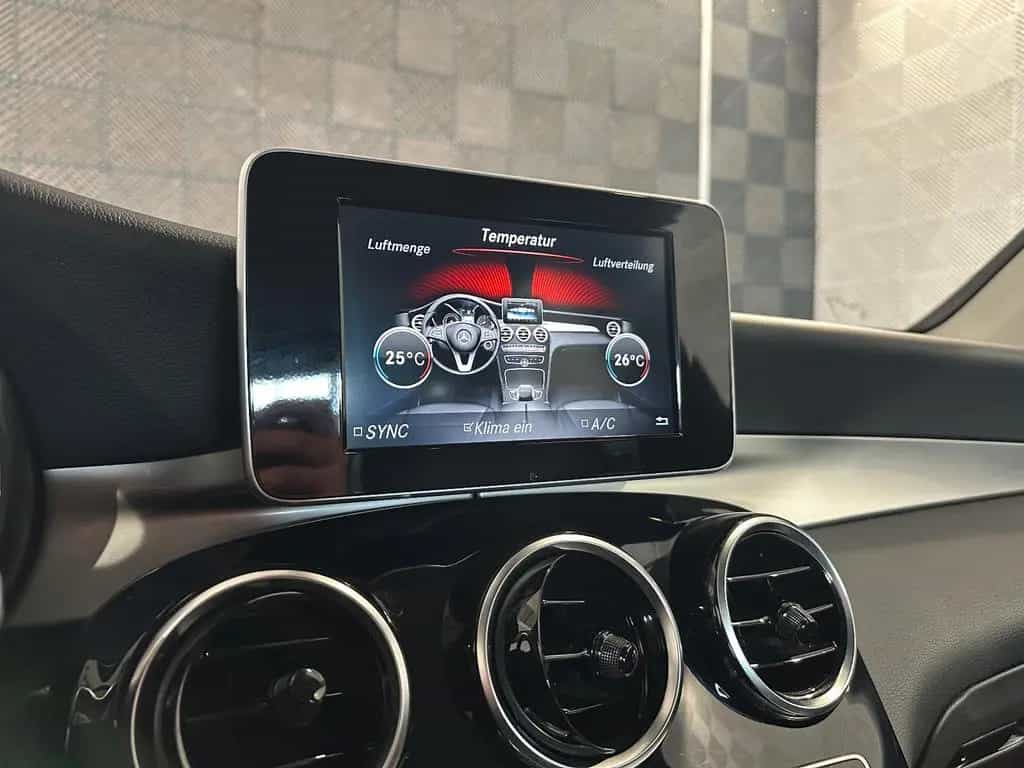 Mercedes-Benz GLC 220 d 4Ma.*EXCLUSIVE*LED-TEMPO-SHZ-LEDER-PDC 04/2019-photo-37