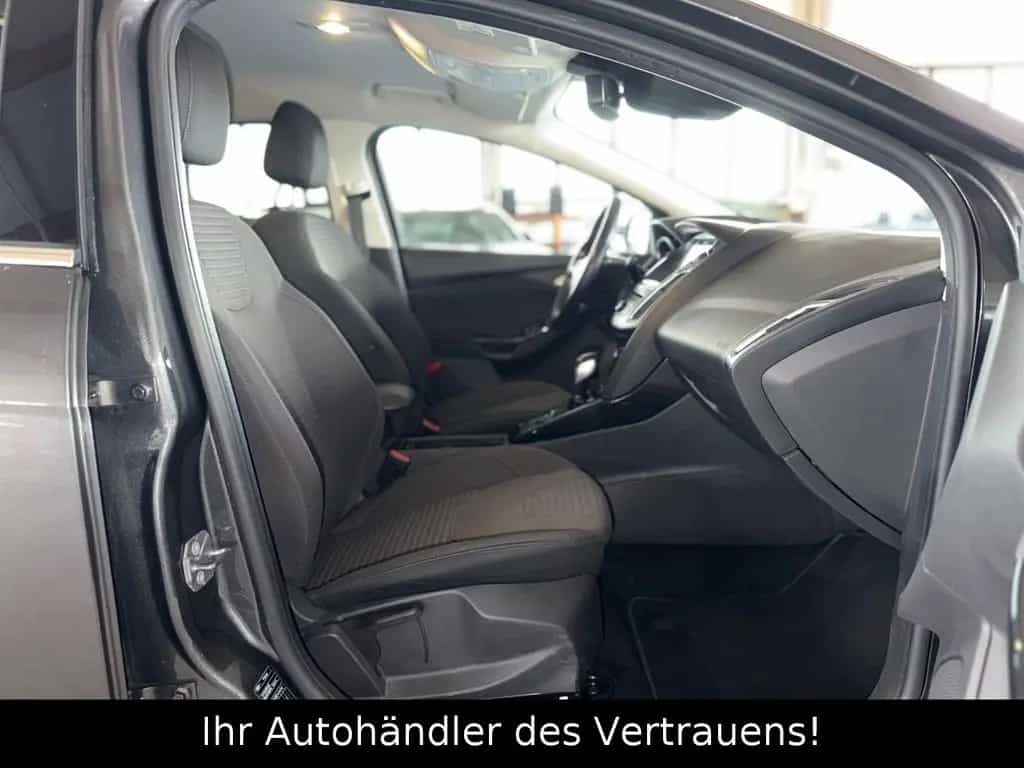Ford Focus Turnier Titanium*Automatik*Keyl*RFK*NAVI* 03/2018-photo-11