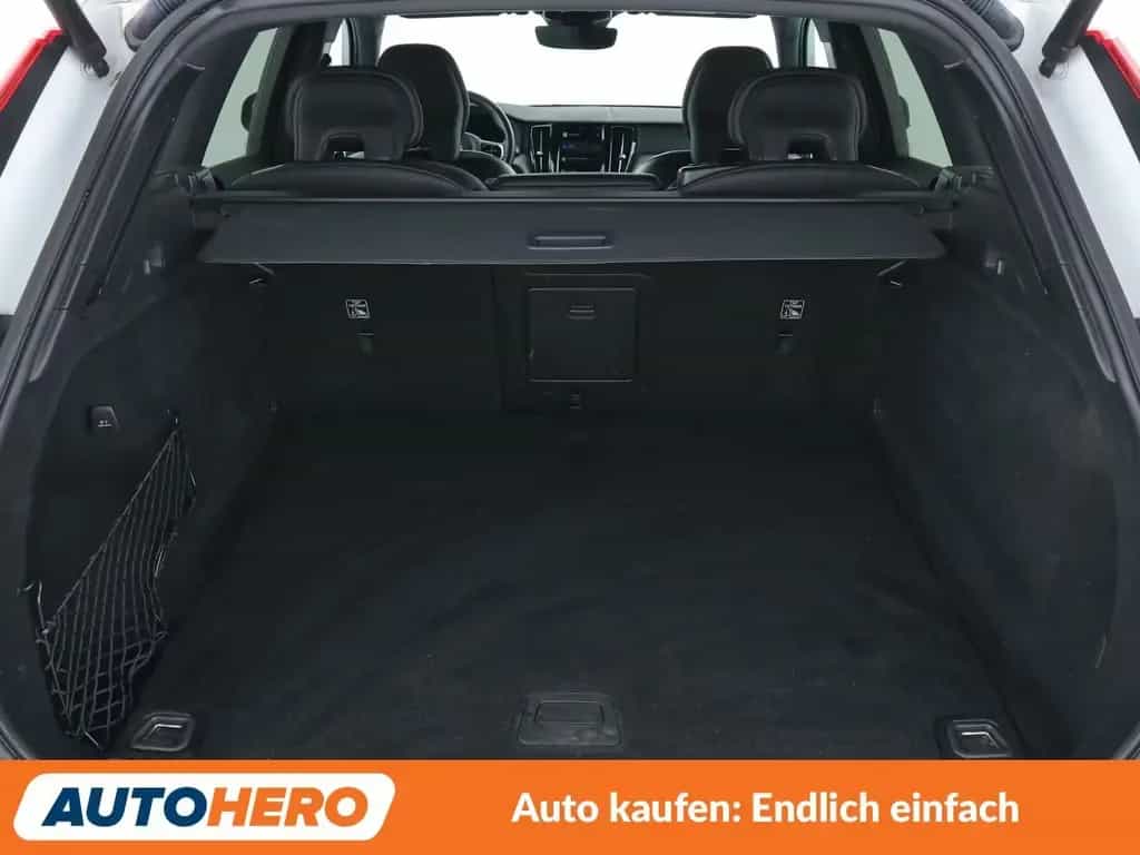 Volvo XC60 2.0 B4 R Design 2WD Aut.*ACC*HARMAN/KARDON* 04/2022-photo-17