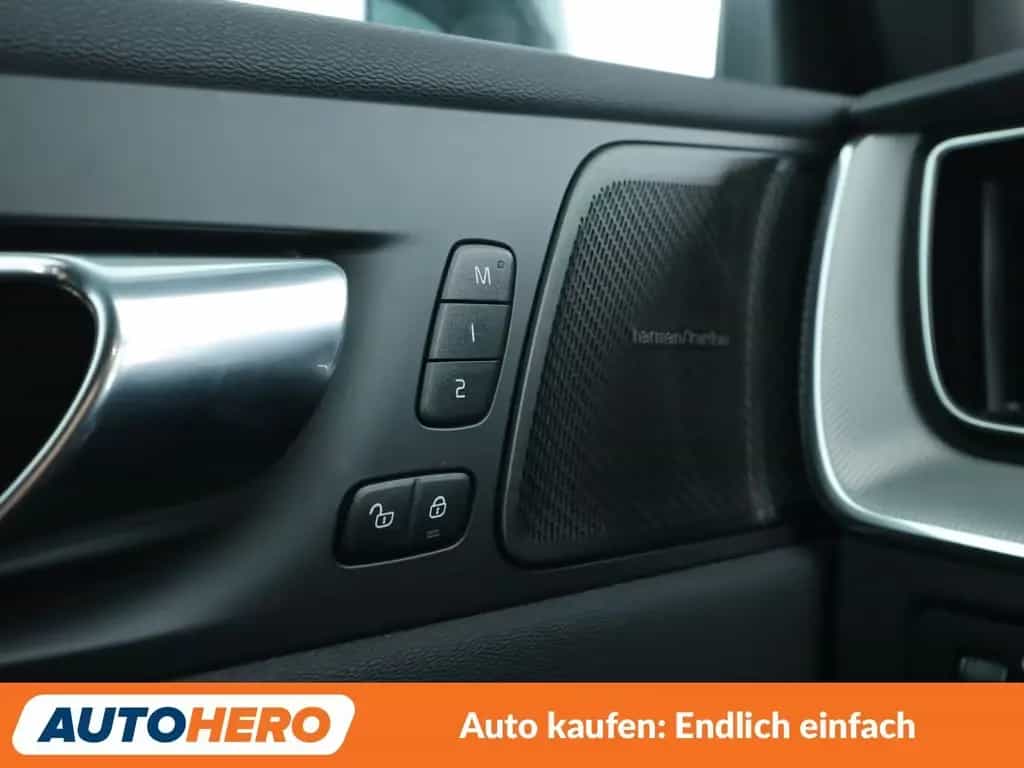 Volvo XC60 2.0 B4 R Design 2WD Aut.*ACC*HARMAN/KARDON* 04/2022-photo-32
