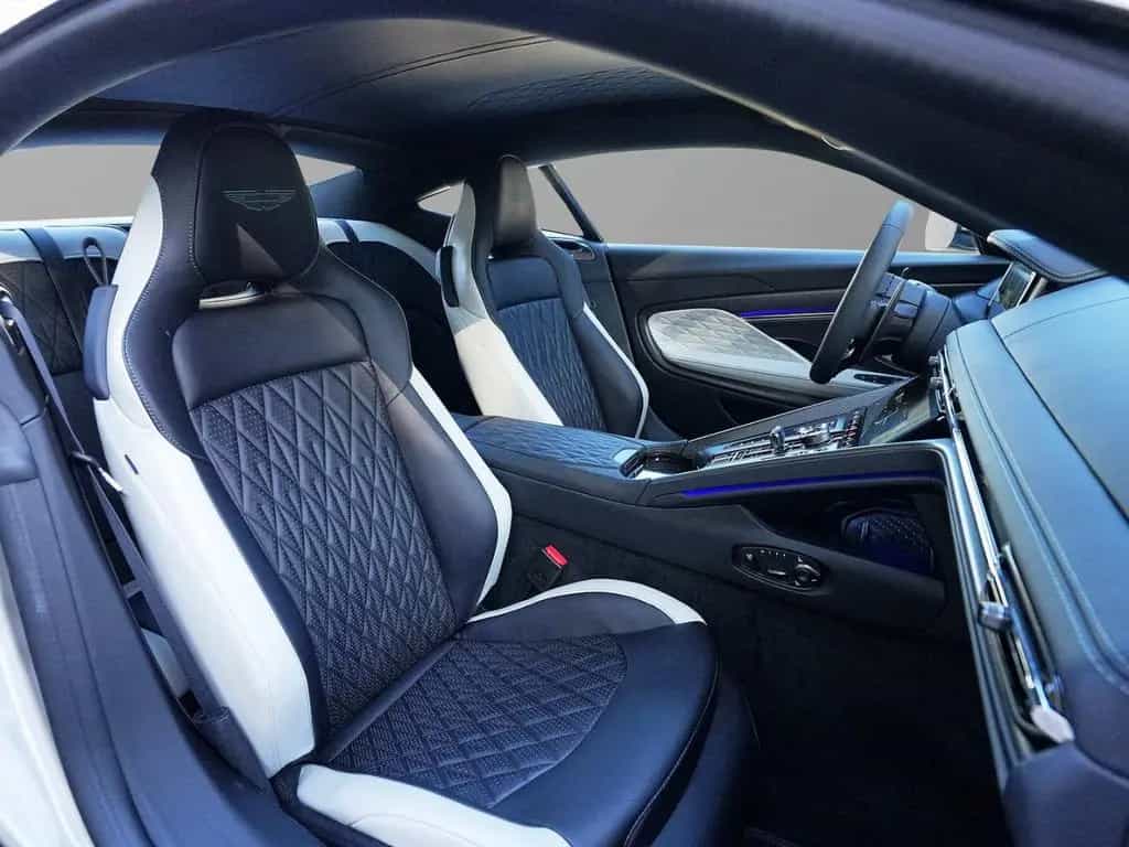 Aston Martin DB12 Aluminite Silver / Onyx Black null-photo-27