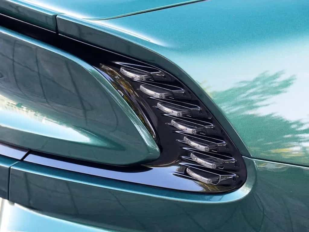 Aston Martin Vanquish Volante Bowers & Wilkins Malachite / Gl null-photo-25