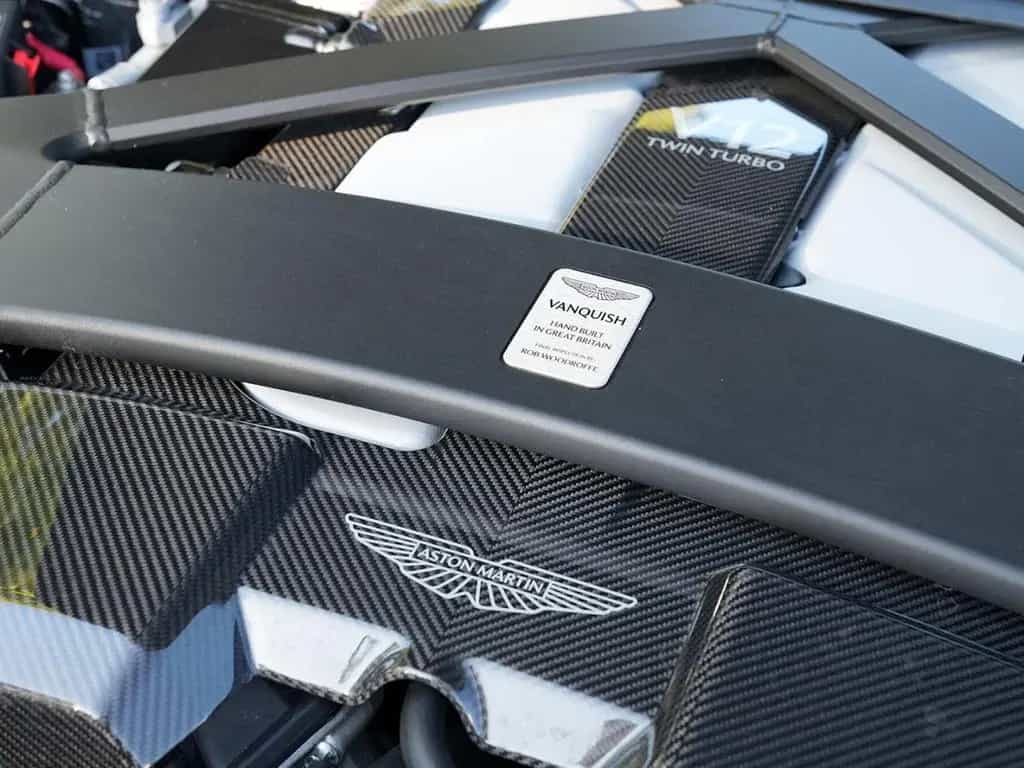 Aston Martin Vanquish Volante Bowers & Wilkins Malachite / Gl null-photo-45
