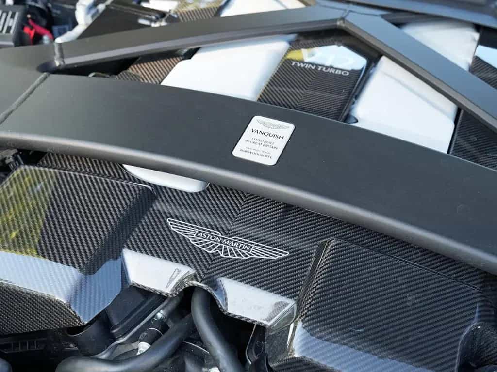Aston Martin Vanquish Volante Bowers & Wilkins Malachite / Gl null-photo-46