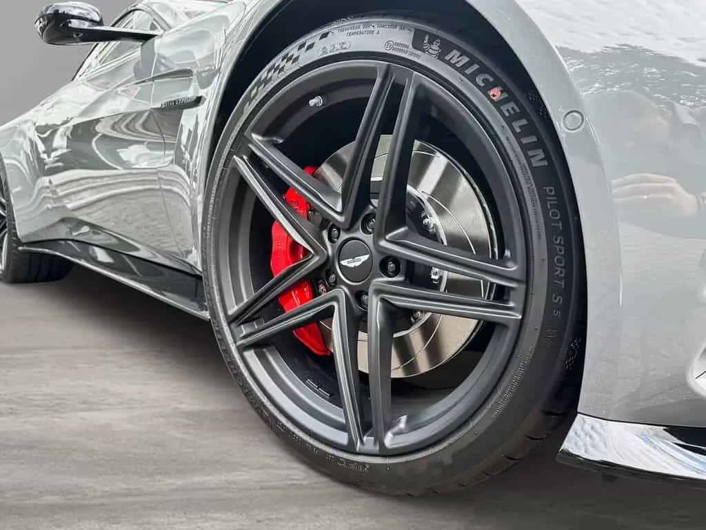 Aston Martin V8 Vantage Vantage China Grey / Onyx Black null-photo-9