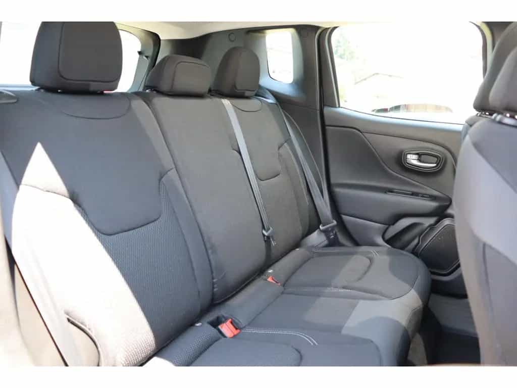 Jeep Renegade SUMMIT e-HYBRID 1.5 GSE T4 48V 130PS DC 09/2025-photo-17