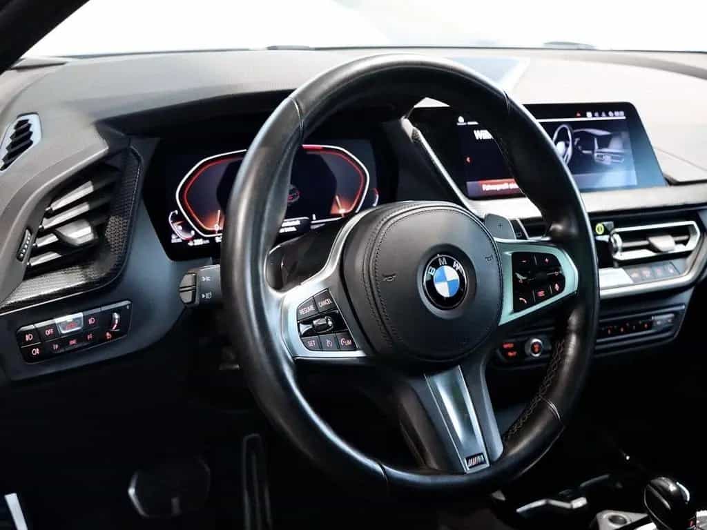 BMW 1 Series 120 d M Sport AHK Pano SH Harman 01/2023-photo-12